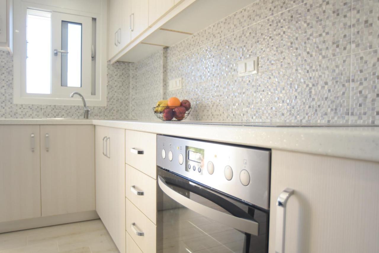 Mistral Apartments Kariótai エクステリア 写真