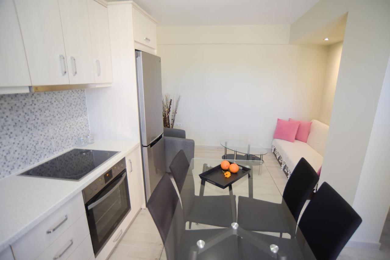 Mistral Apartments Kariótai エクステリア 写真