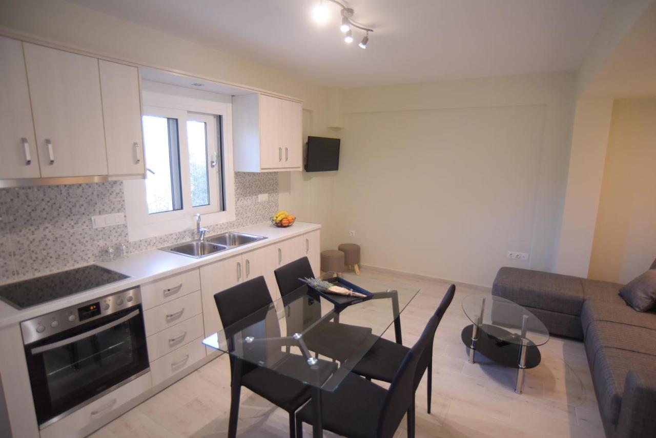 Mistral Apartments Kariótai エクステリア 写真